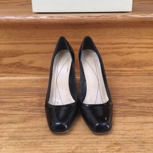 kate spade black pumps